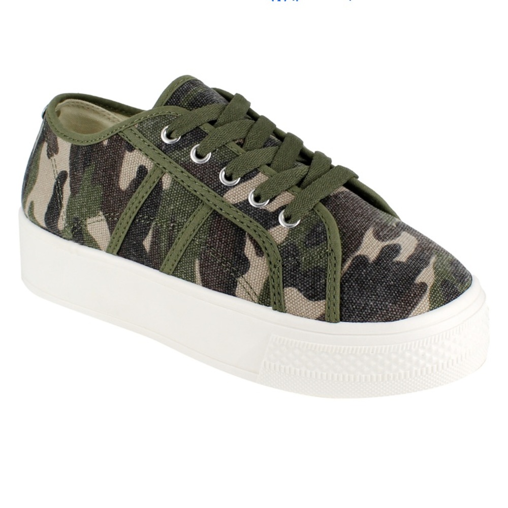 NWT Rock & Candy Women’s Camouflage Camo Platform Slip On Sneakers